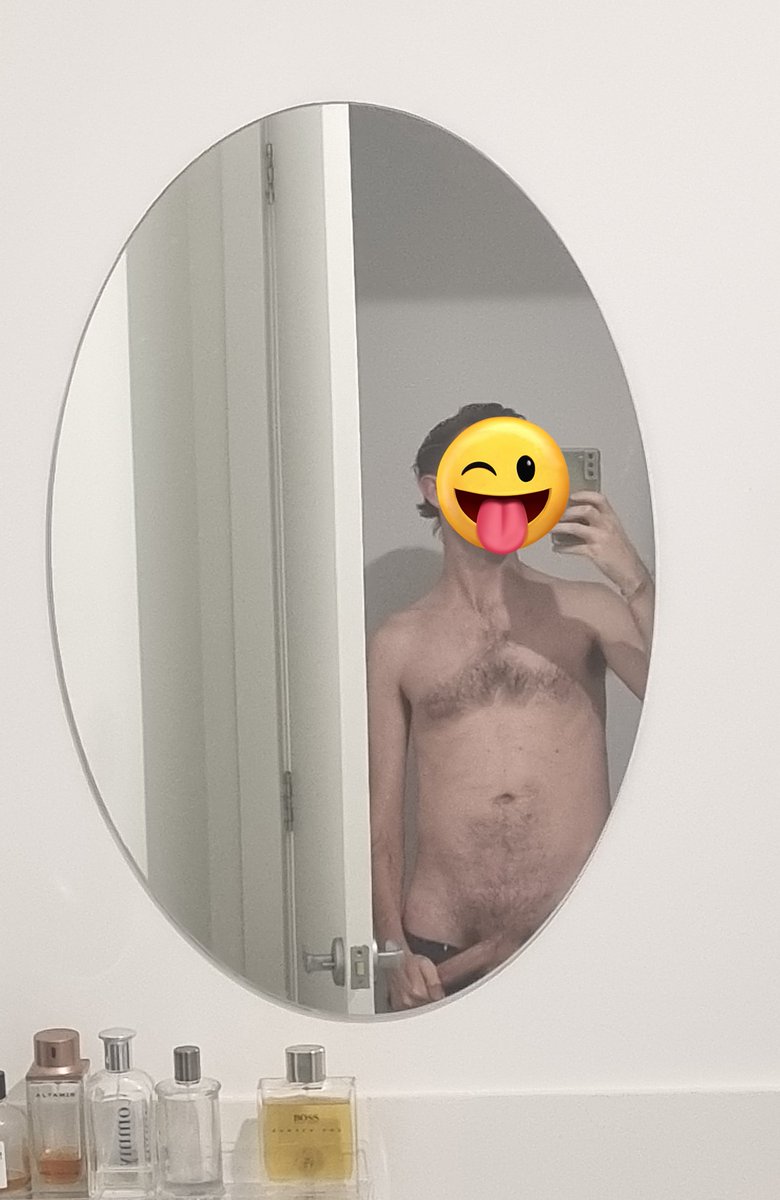 SinnerInSyd's tweet photo. Post work blowjob definitely needed 💦 https://t.co/17kJg7w3bi