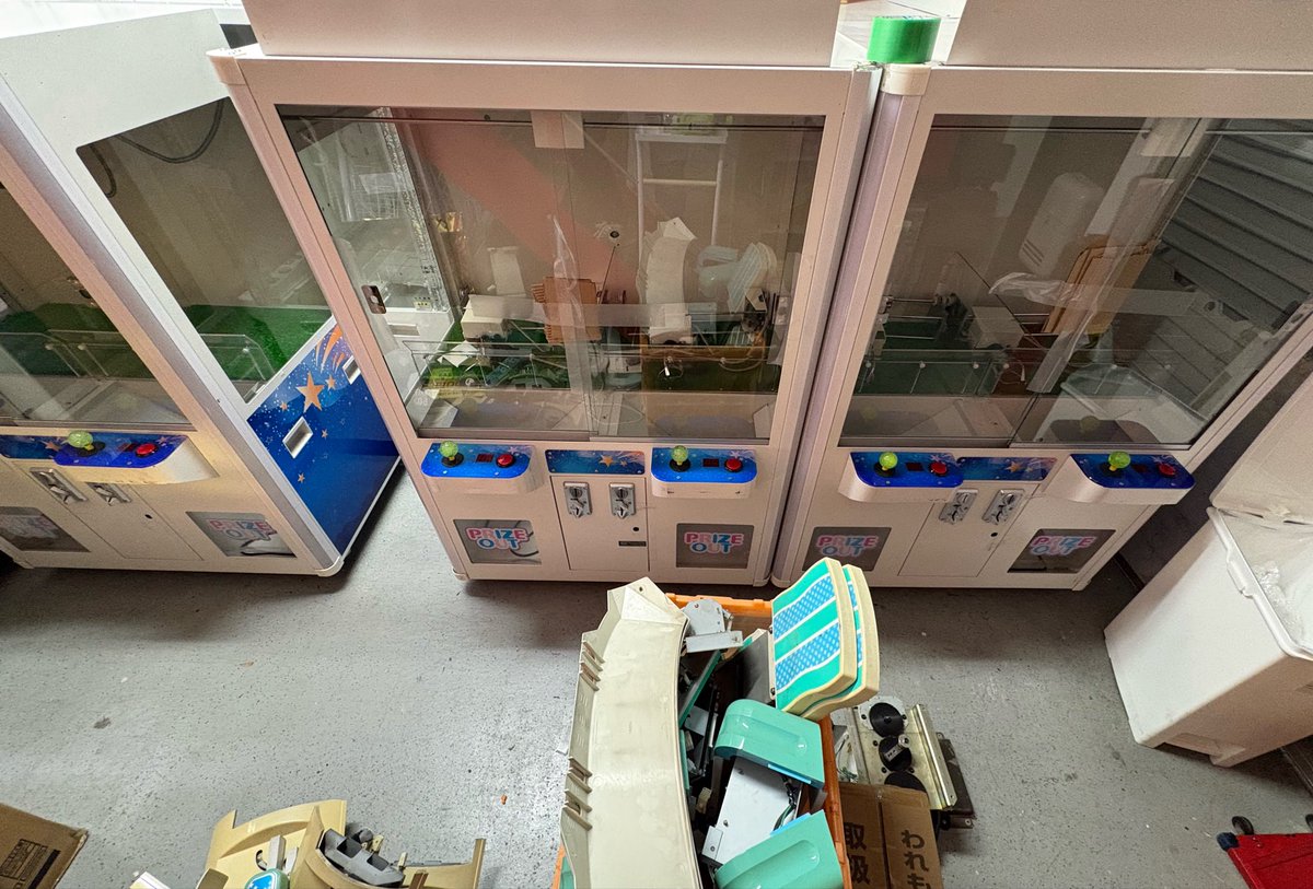 【送料設置込】100円稼働カプセル払い 沖ドキ アミューズメント仕様 ゲーセン 先日の機械設置でほぼ空っぽになった倉庫ですが、機械がたくさん入っ