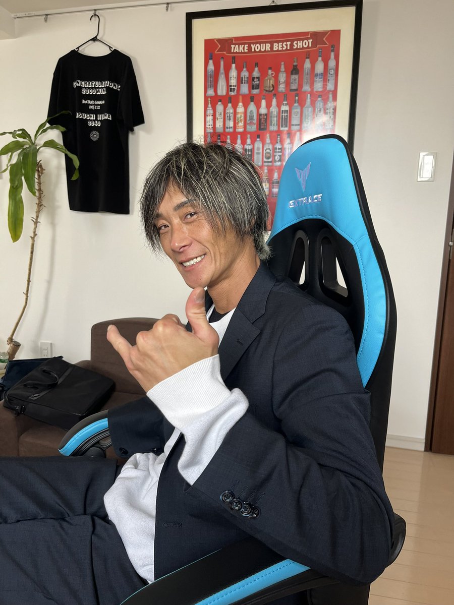 kurosuda1's tweet photo. BOATBoy6月号、昨日発売でした。峰竜太選手が巻頭インタビューに登場。インタビューは編集部でやりましたよ。その裏話は巻末言で。
#BOATBoy
#峰竜太 https://t.co/eOXq0vGojk