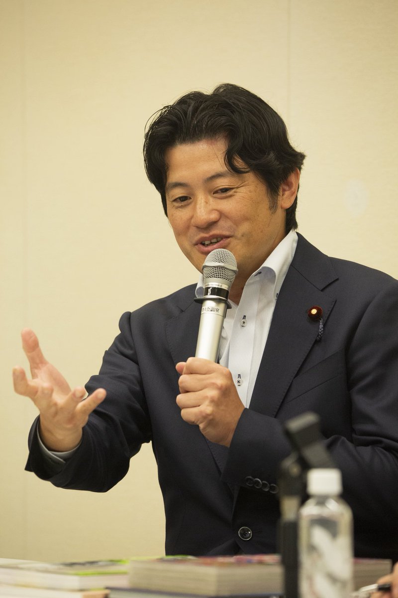 seminar_of_M's tweet photo. 【第四回コンテンツ政策研究会 開催報告】

2026年5月11日(月)、衆議院第二議員会館にて、第四回コンテンツ政策研究会を開催しました！

対面、オンライン合わせて多くの方にお集まり頂きました。改めて御礼申し上げます。

マンガ産業のリアルについて学ぶ有意義な時間でした。 https://t.co/qxSgvSUHhX