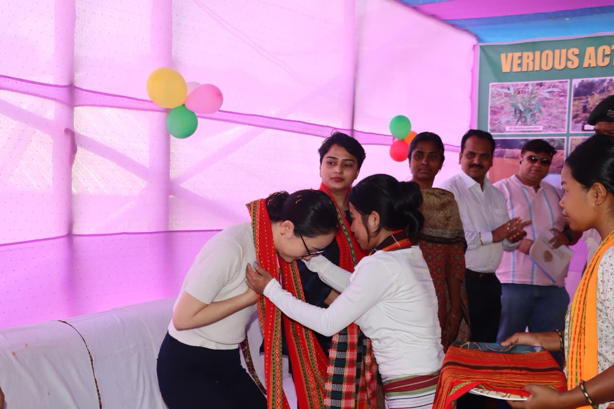 JicaTripura's tweet photo. The JICA India Mission received a warm and traditional welcome from the members of Omlak JFMC during their visit to Killa RMU, Gomati District, under the Tripura JICA Project (SCATFORM).
@CR_JICAIndia https://t.co/kedKLwlJcD