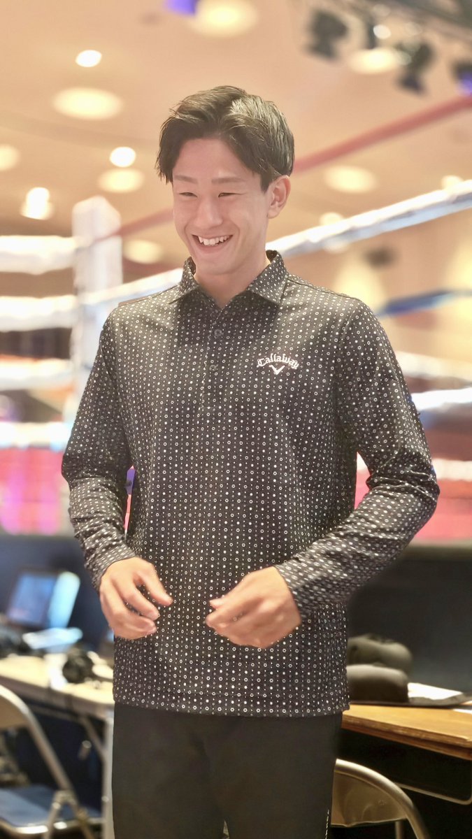 bushidoboxing's tweet photo. ゴルフウェアを練習着としてクールに着こなす英豪選手。
ちなみにゴルフはやらないとのこと。
アマ51戦35勝16敗
プロ7戦6勝(2KO)1敗(1KO)
日本Sフェザー級14位
高校選抜3位
駒澤大学副主将
KODプロボクサー第一号
#英豪(25/#愛知県名古屋市緑区/#中京→#駒澤大学副主将→#緑→#KODLAB) https://t.co/vOEZox8D3B