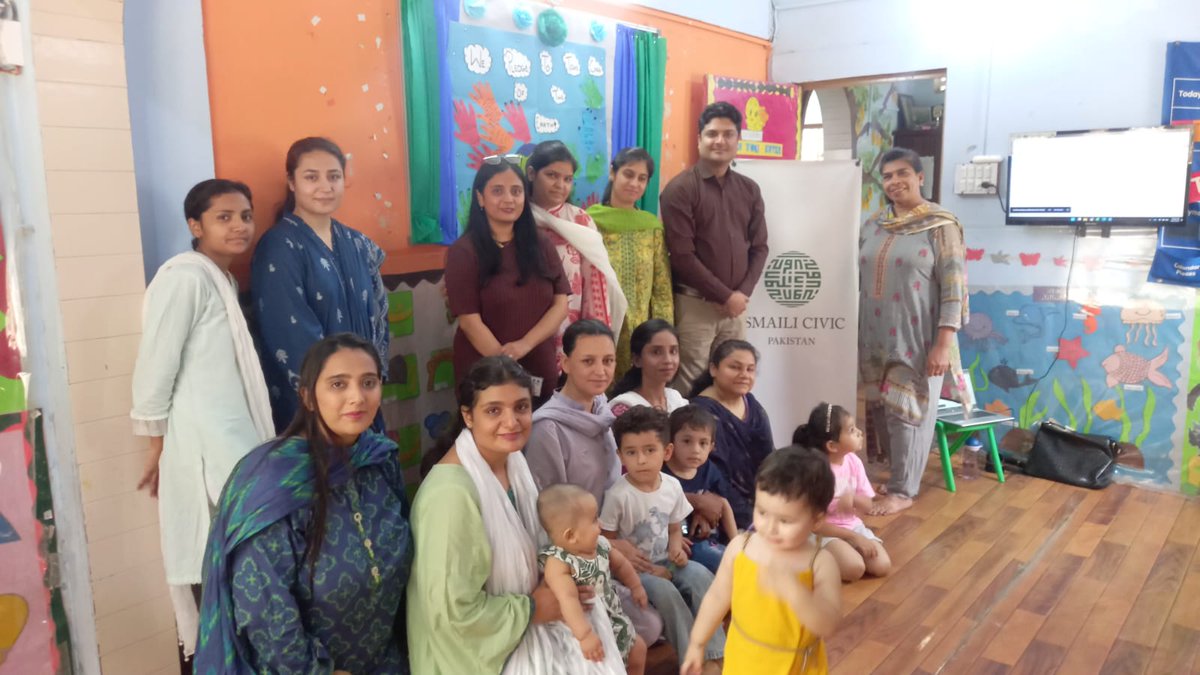 RFInterventions's tweet photo. 🌿 𝗡𝘂𝘁𝗿𝗶𝘁𝗶𝗼𝗻 𝗳𝗼𝗿 𝗮 𝗛𝗲𝗮𝗹𝘁𝗵𝘆 𝗖𝗵𝗶𝗹𝗱🌿

RF, with The Aga Khan Health Board (Karimabad), conducted a child nutrition session at RF Agha Walidain ECD Center. 

#RupaniFoundation #NutritionForHealthyChild #ECD #HealthyChildren https://t.co/9hTjq0rA7U