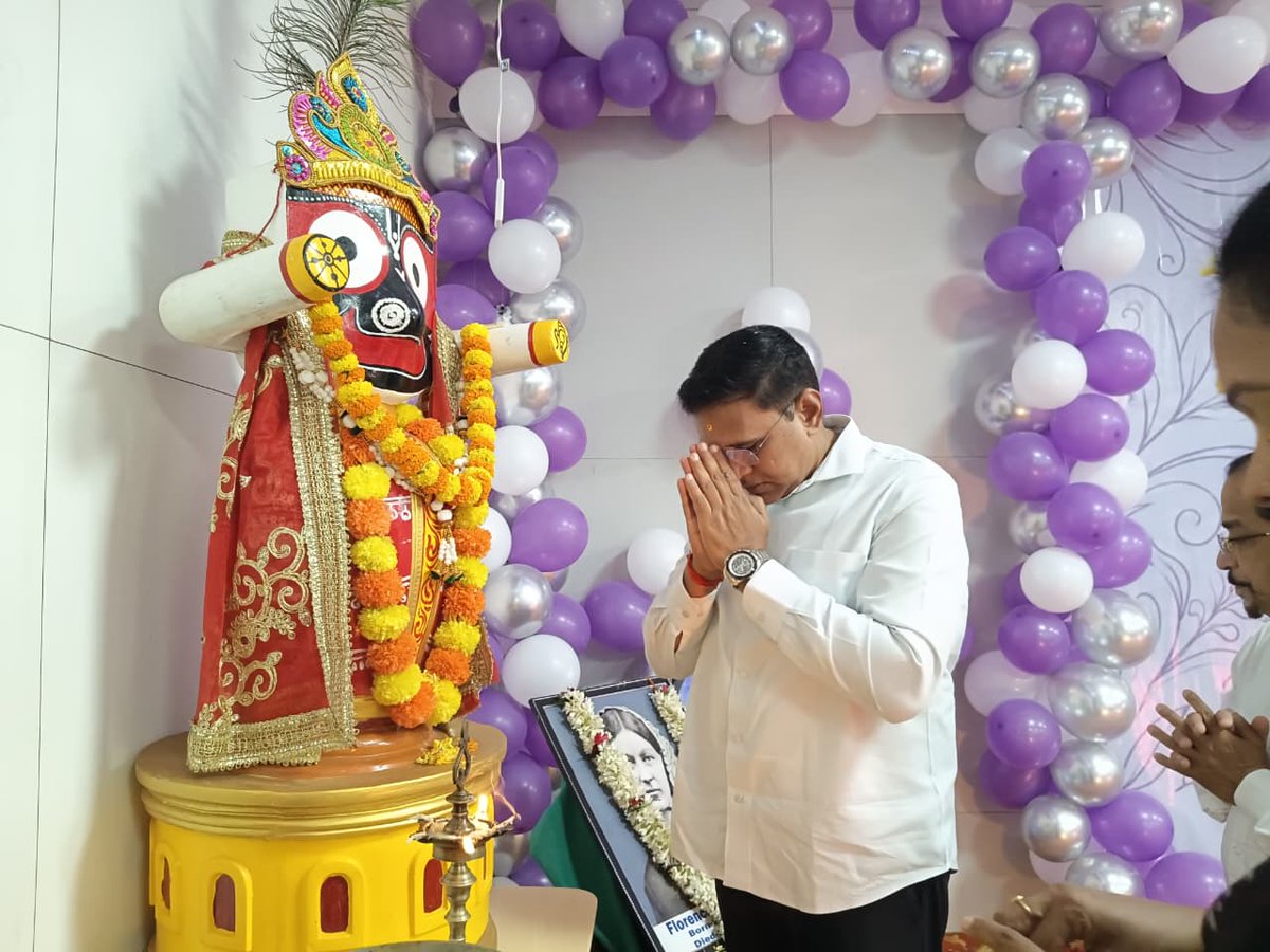 iamdmkrishna's tweet photo. A memorable International Nurses Day celebration at AIPH University, Bhubaneshwar. To all the nurses who lead with their hearts and heal with their hands: you are our true heroes.
#krishnavikash #aiph #internationalnursesday #nurses https://t.co/BQU8QxXkfq