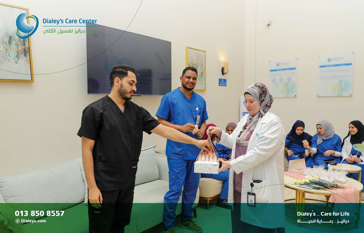 dialeyscare's tweet photo. في #اليوم_العالمي_للتمريض ما يكفيهم كلمة "شكرًا"،  بس نقولها لهم من القلب 🤍

فريق التمريض في #مركز_دياليز_الطبي مو بس يؤدوا عمل، هم جزء من رحلة كل مريض.
 حضورهم يطمن، كلامهم يخفف، واهتمامهم يحول لحظات صعبة إلى شيء أقل ثقل ✨

نفخر فيكم وبكل فرق تتركونه في حياة اللي تعتنون فيهم. https://t.co/Y6xQBufcLc