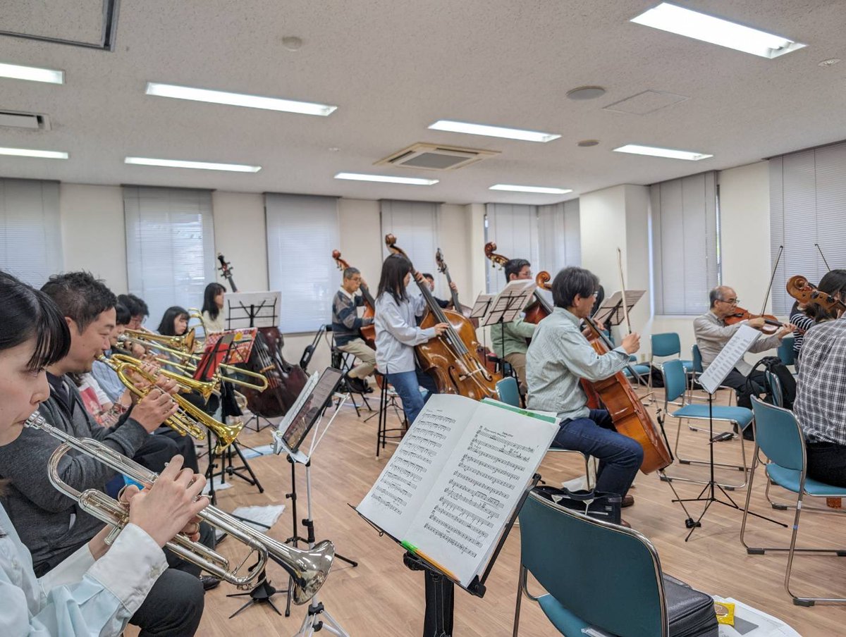 shion_sym's tweet photo. 先週の日曜日も団内指揮者による合奏練習でした❕

今週末には団内向けの室内楽発表会もあります♫

練習の見学につきても、お気軽にお問い合わせ下さい🥰

#メンバー募集 #団員募集 https://t.co/jQGj3q02xJ