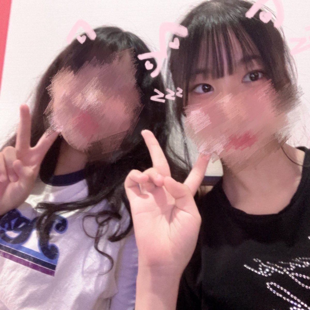 りな tweet media