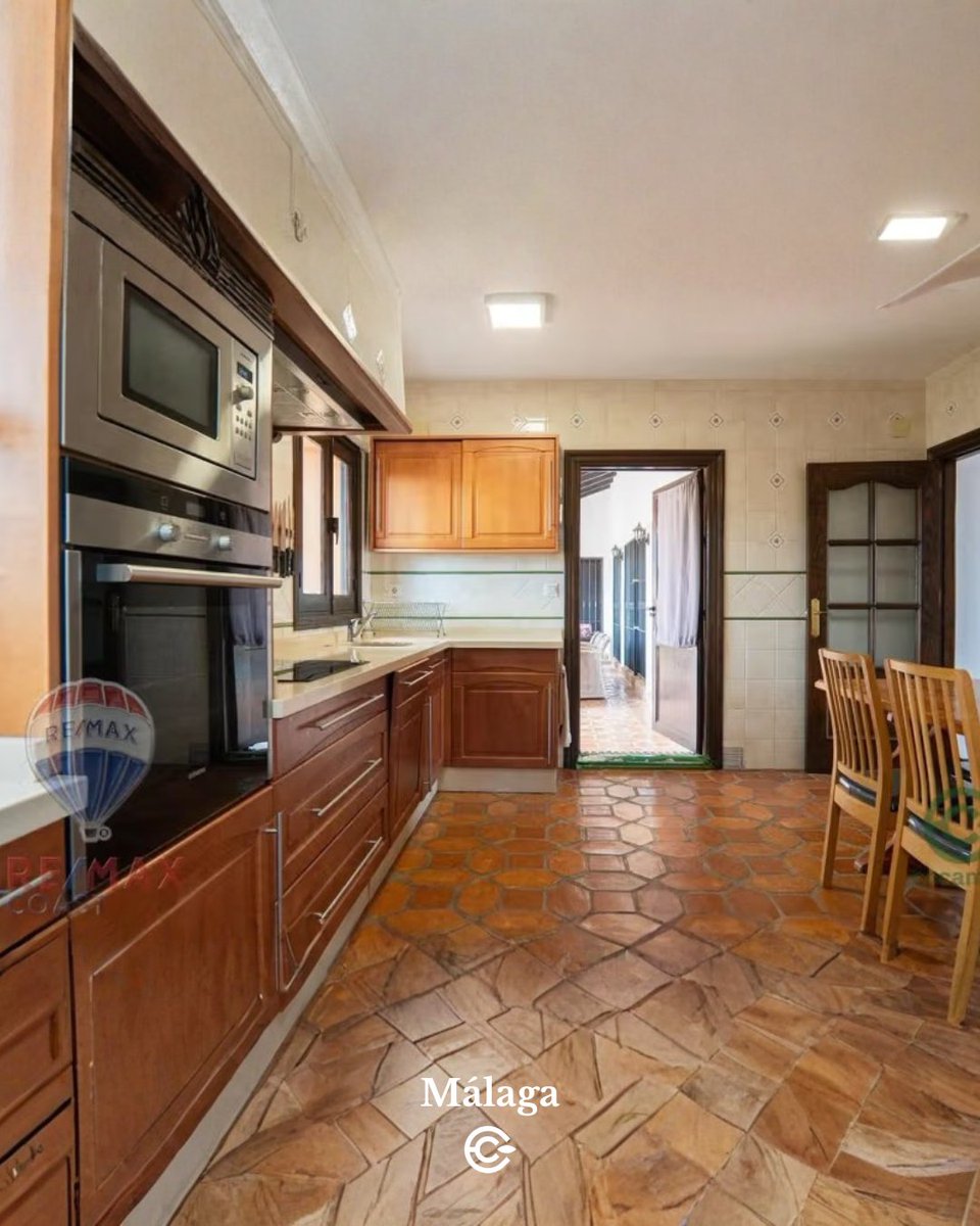 Cocampo_com's tweet photo. 🌿 Finca de recreo en venta 
📍 Alhaurín de la Torre, Málaga
🏡 Villa con casa de invitados
🛏 3 dormitorios, 2 baños
🌳 1 ha vallada con olivos
🏊 Piscina y pista de petanca
⚡ 18 paneles solares
💶 999.950 €
https://t.co/2CRM2elN8u
#fincaenventa https://t.co/jIAf7zM8aZ