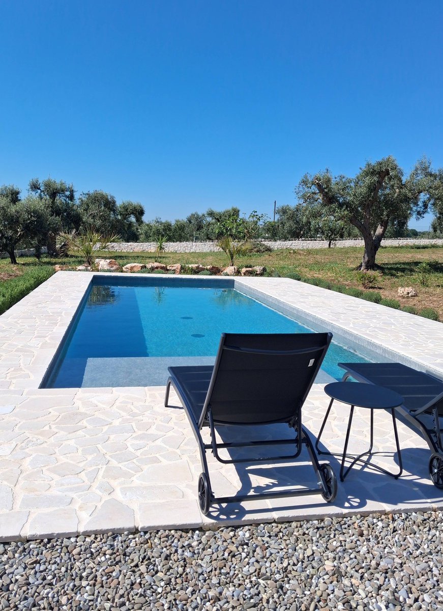 MasseriaStyle's tweet photo. Our friend Tracey has this lovely one bedroom, self-catering Trullo with swimming pool available, near Cisternino in Puglia. Recently converted, it offers historical charm with modern-day comforts!

https://t.co/UnspB7HDgB
#Trullo #swimmingpool #Puglia #cisternino #selfcatering https://t.co/AT9XBLNxJ8