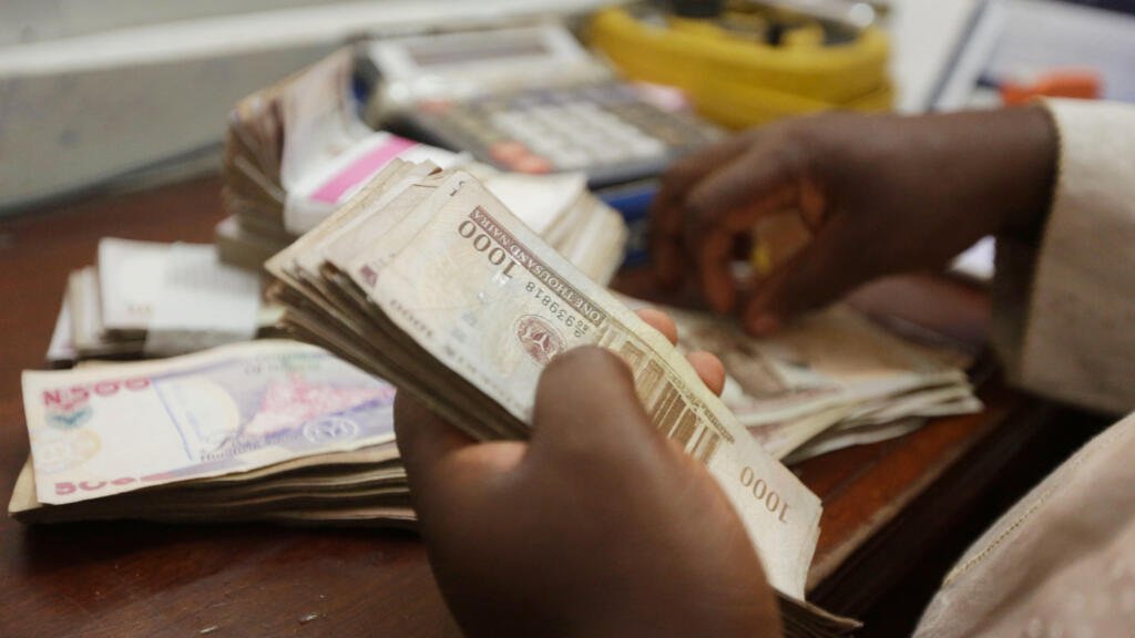 ProfitableMan1's tweet photo. Greed Keeps You In Too Long. Fear Gets You Out Too Early.

Here Is How to Remove Both From Your Selling Decision.

Most Nigerian investors have a plan for buying. Almost none of them have a plan for selling.

That gap is where profits go to die. This thread closes it.