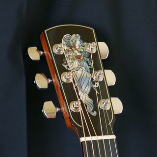 nihongoraku's tweet photo. Larrivee C-10 FM Angel+Impossible Knot FM
トップに最高級のムーンスプルース、サイドバックにはフレイムメイプルを使用し、美しさ際立つモデル
ヘッドインレイにはエンジェル、指板やブリッジにも精巧なインレイが施されています
#SOUNDMESSE #LARRIVEE #アコギ #サウンドメッセ https://t.co/yZmcG3dCJn