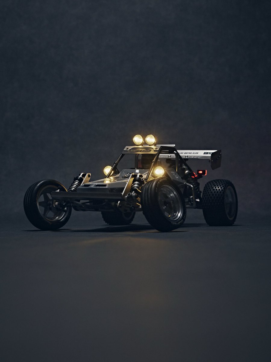 STRIPESGARAGE's tweet photo. 京商 ターボスコーピオン
オプションのLEDライトユニット（ハロゲン）を追加して、今回のブラッシュアップはひとまず完了🙌
早くロケに行きたいなあ…😎 https://t.co/AJ06xBasXI