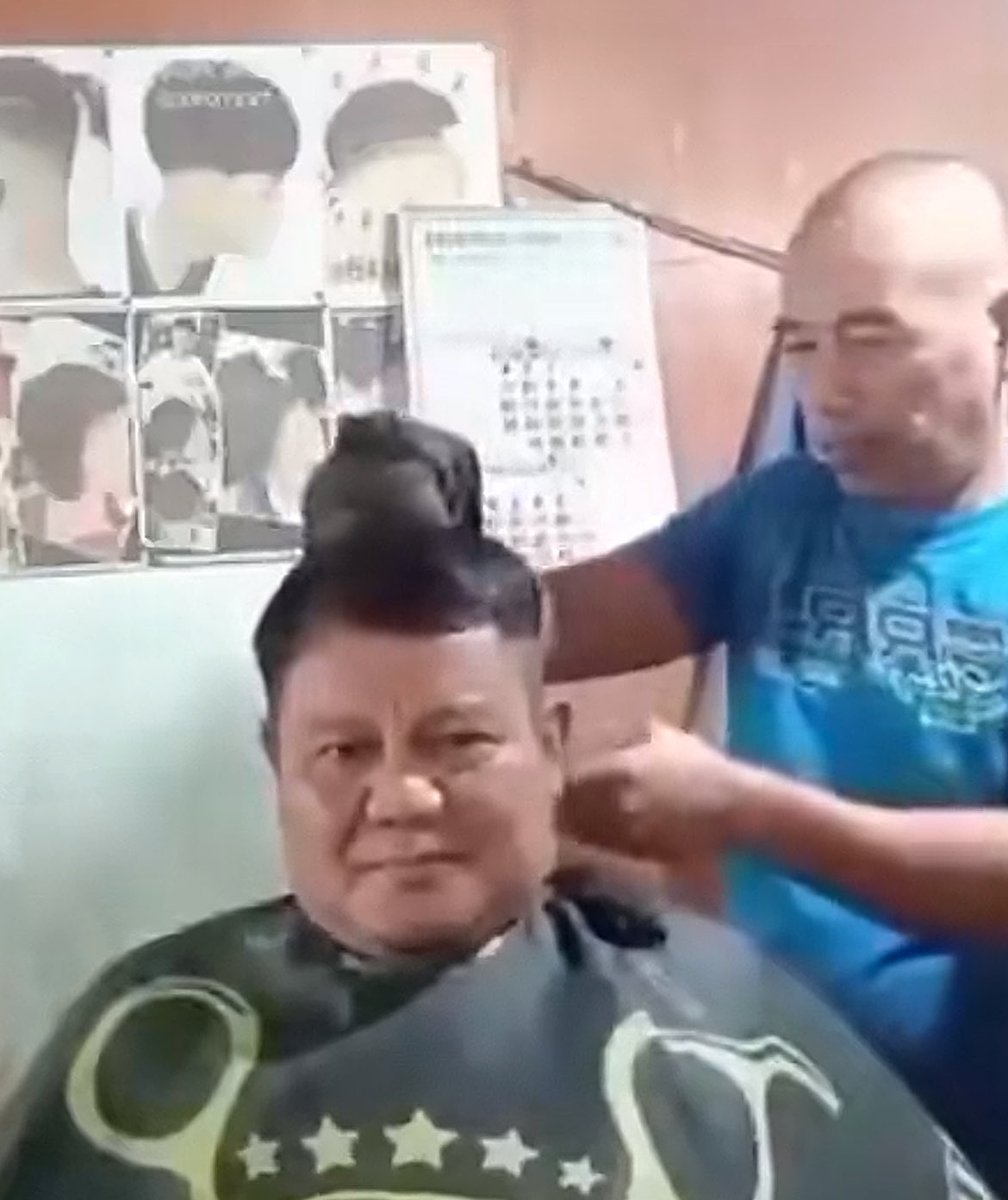 waffleboy269642's tweet photo. @handokotjung tempat potong rambut yang ini bukan om ? 🗿 https://t.co/RCyv0fj6mi