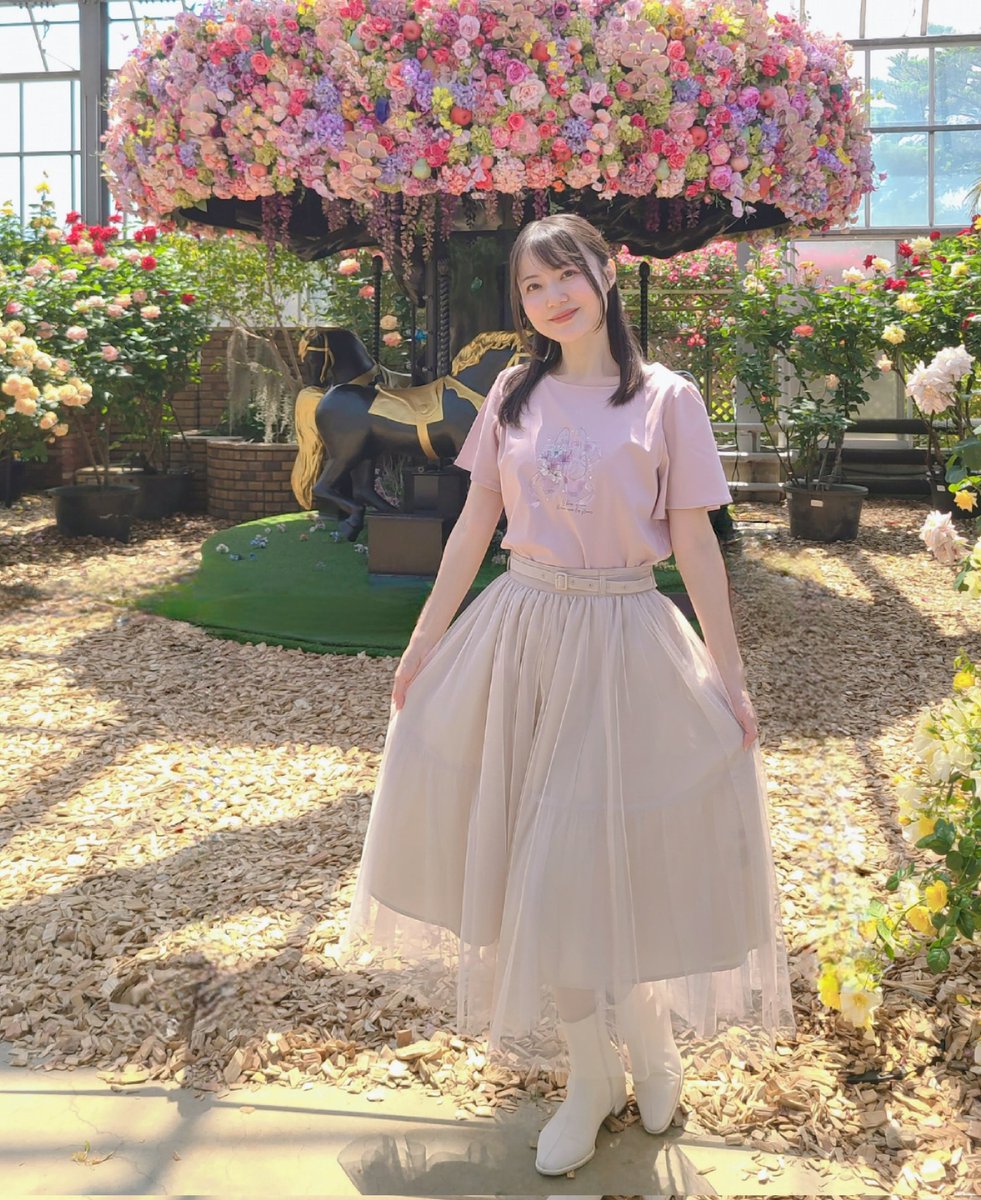 bata2batako3's tweet photo. 京成バラ園🎠🩷🌹 https://t.co/ux95Uv535e