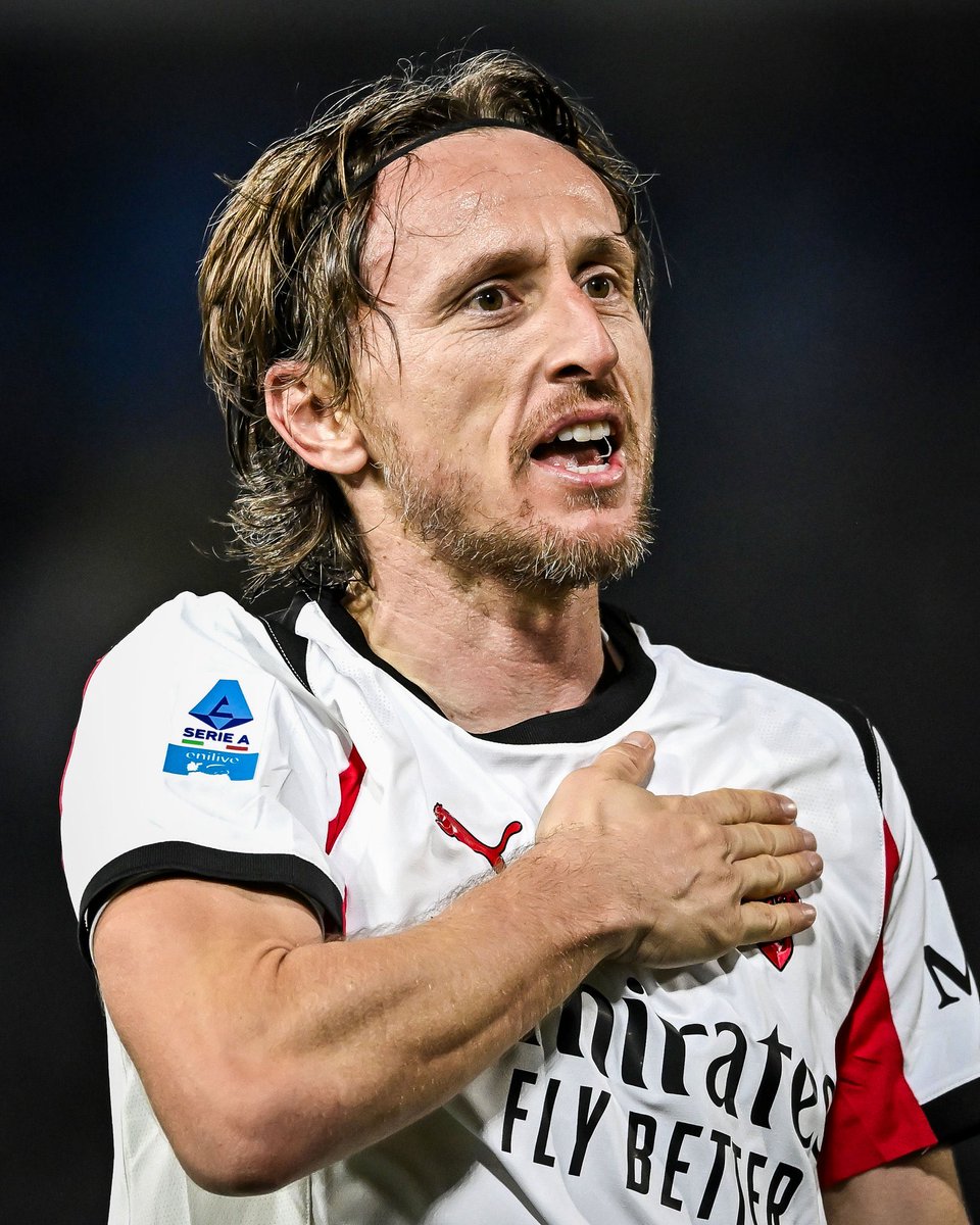 Sleeper AC Milan tweet media