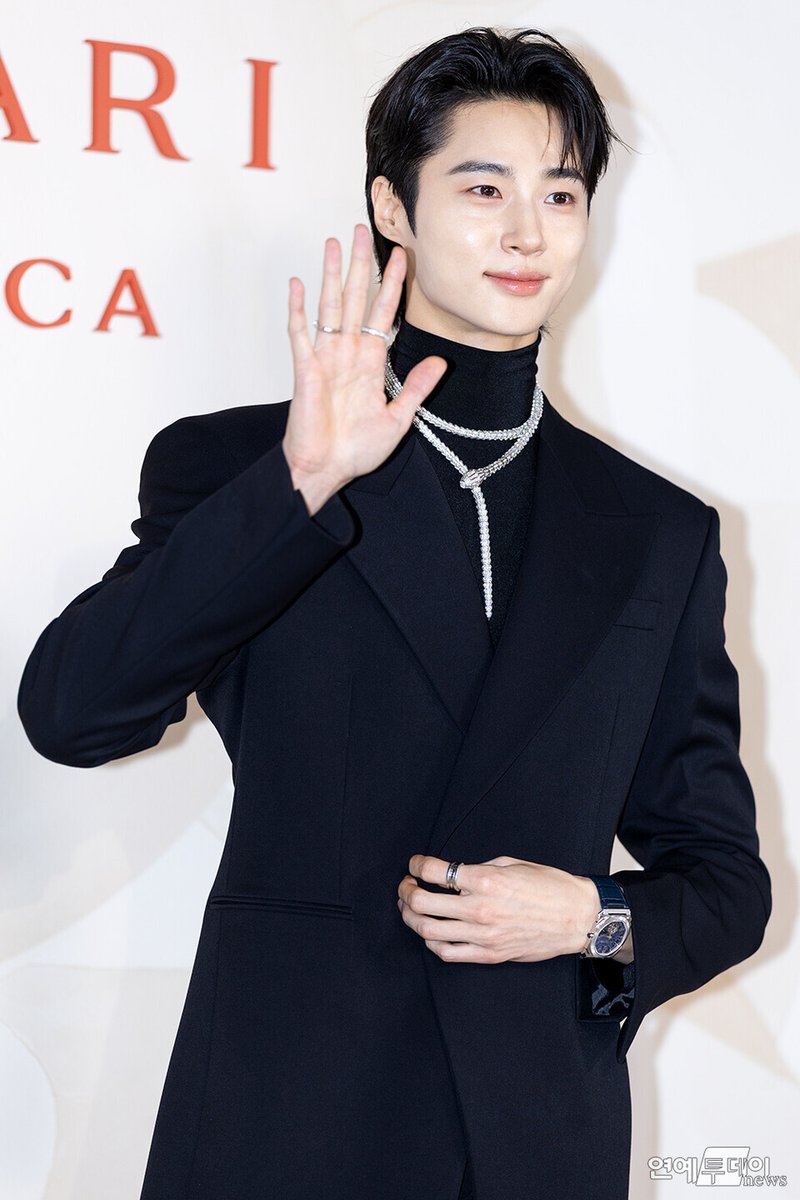 연예투데이 tweet media