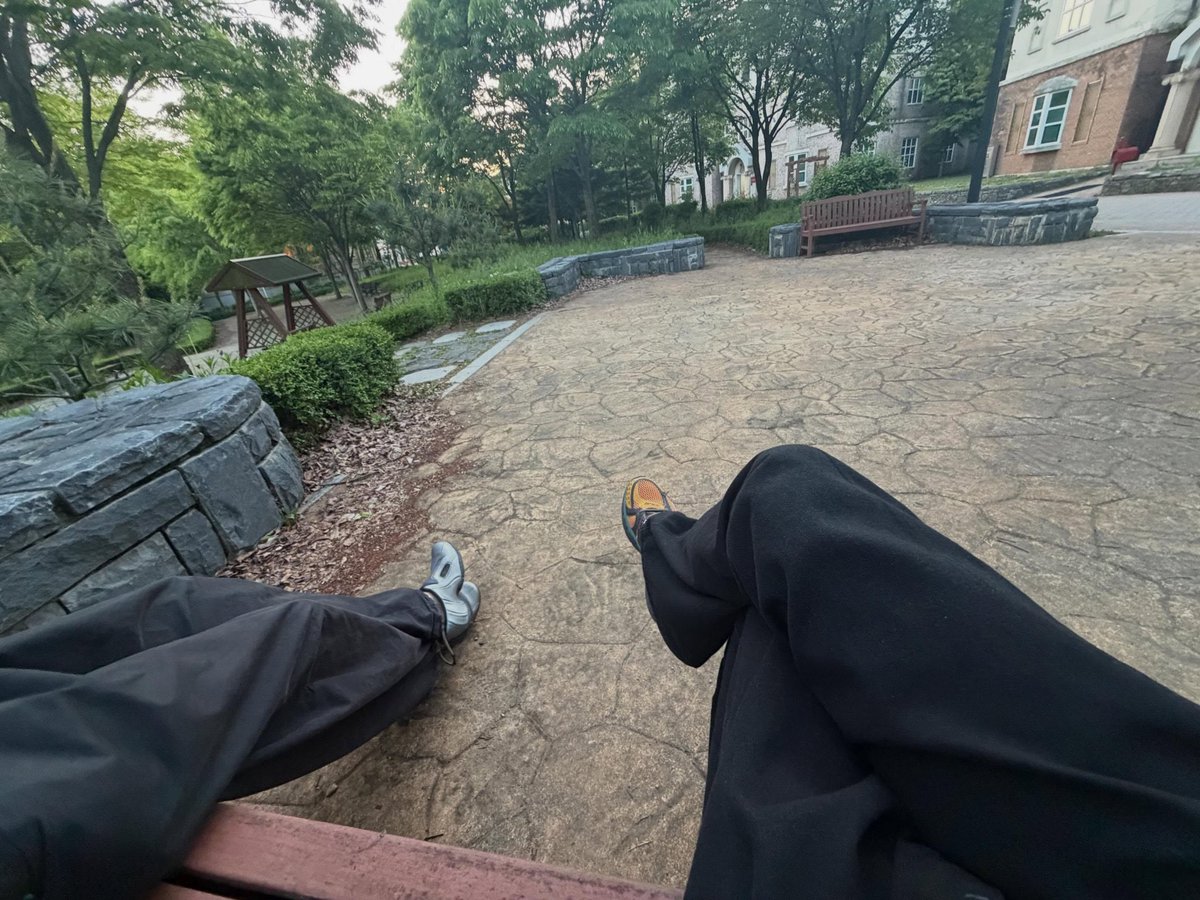 wonk0chan's tweet photo. กรุเหนแต่คนเป็นแฟนกันแหละที่ถ่ายรูปกันแบบนี้ ที่จะสื่อคือ เจฟมิวน่าจะเป็นแฟนกัน จบ https://t.co/7HZIMPUVgS