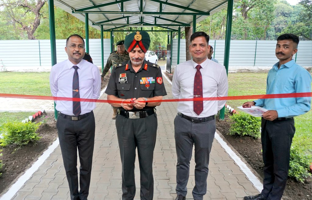 PRODefDehradun's tweet photo. Maj Gen MPS Gill, VSM, GOC Uttarakhand Sub Area, inaugurated the #renovated office of #Public_Relations_Unit (PRU Defence) MoD, at Dehradun today.
The GOC interacted with the staff and commended team PRU (Def) Dehradun for its outstanding upgradation efforts and steadfast commitment to its charter - a bridge between the #IndianArmy and public through excellence in media management and strategic #media communication. 🇮🇳
#Uttarakhand #PublicRelations #ArmyConnect #Dehradun #MediaMilestones
#DPR #MoD