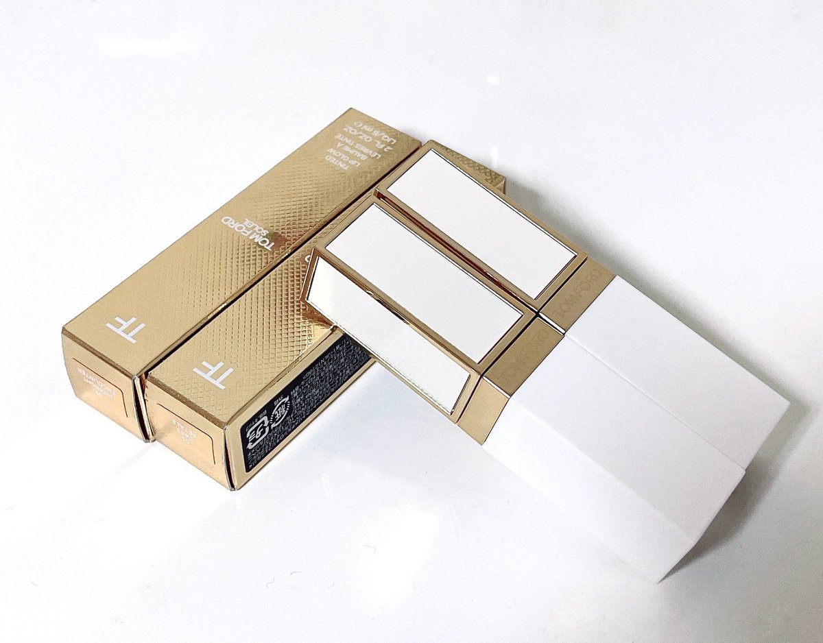 CsmKoume's tweet photo. #コスメ購入品 
︎︎︎︎☑︎TomFord SOLEIL ティンテッドリップグロウ
　05カフェペダル
　09ミッドナイトエンカウンター
ようやく買えた！
塗った直後から唇に色が残ってくれるのに、変な色転びもせず乾燥もしない。
09の色味が個人的にはとっても好き！
トムで5000円以下は最早プチプラ。 https://t.co/hU0ZL4LYSl