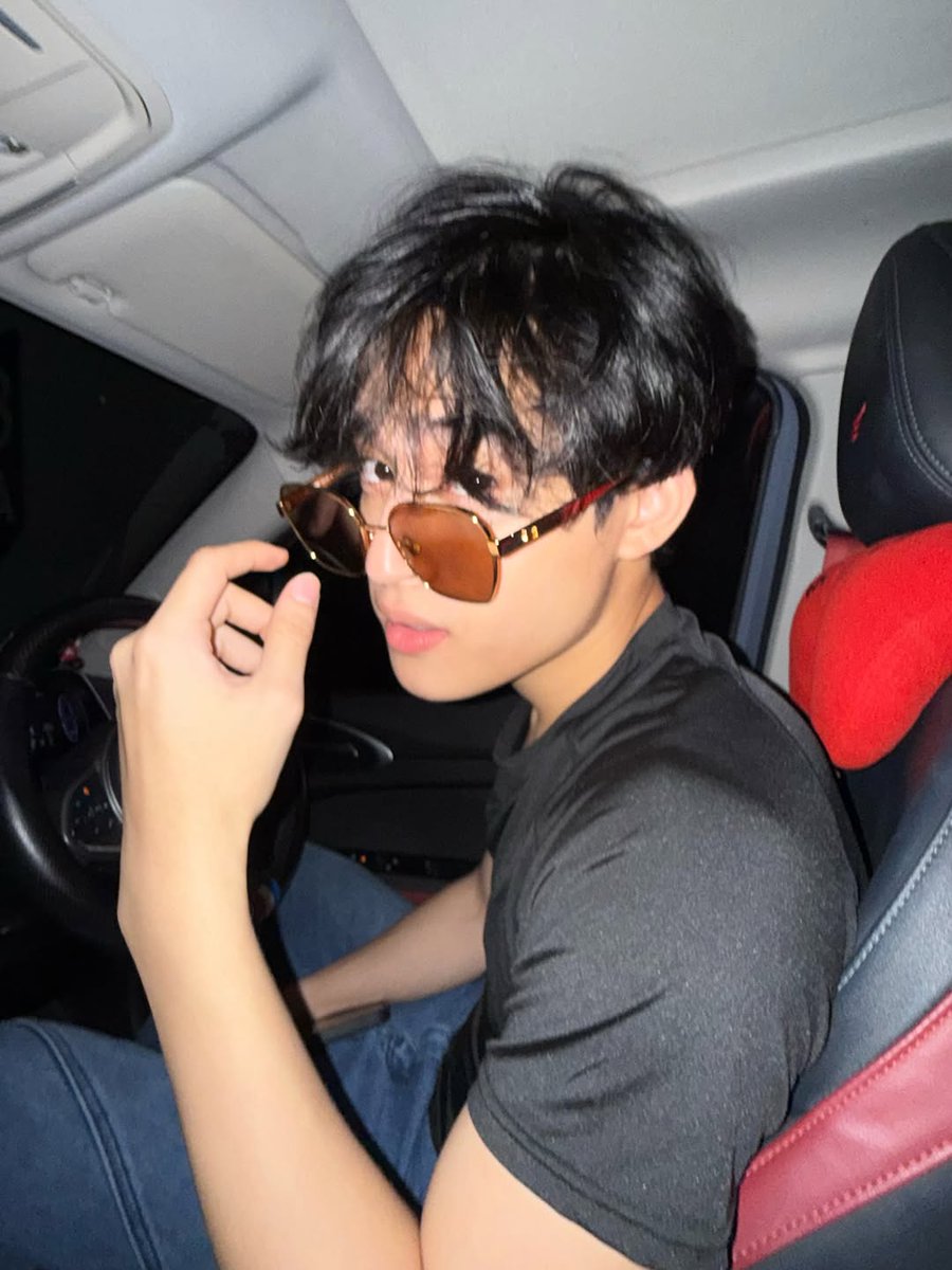 𝐬𝓶𝐢lι𝔫𝓖 tweet media