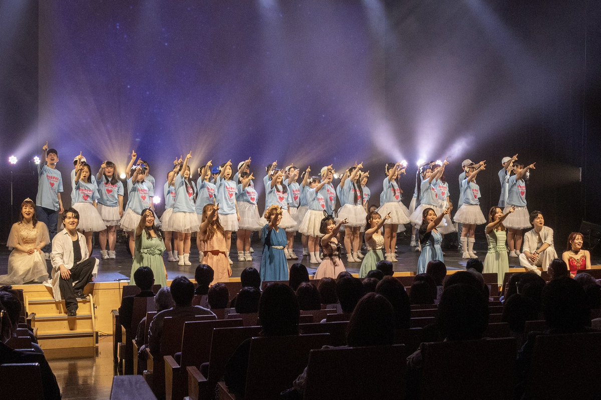 hg1999_official's tweet photo. #ホットフェス 舞台写真📸
『Stars 〜名もなき星たち〜』
カーテンコール『世界中どこにいても』
📷 photo by カトウマサノリ(@katocame )
続きはインスタで💁♀️
https://t.co/GeNayrqWPg
#ホットジェネレーション
#hotgeneration https://t.co/HCVGIBLEkp