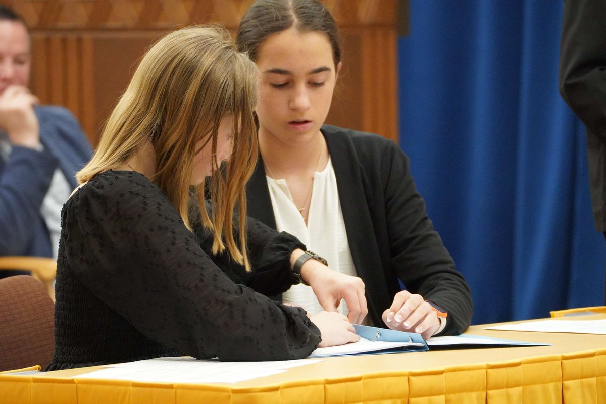 OCLRE's tweet photo. A few more photos from the final two Middle School Mock Trial Showcases 📸 #mocktrial https://t.co/9pX5zmyWxI