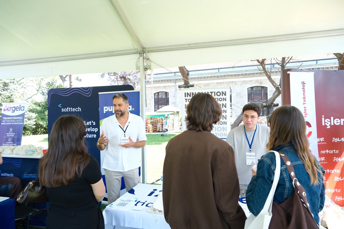 i2iSystems's tweet photo. Dün, i2i Systems olarak Boğaziçi Üniversitesi Elektroteknoloji Kulübü liderliğinde gerçekleştirilen FUTURISTECH kapsamında Boğaziçi öğrencileriyle bir araya gelmekten büyük mutluluk duyduk. Organizasyonda emeği geçen herkese teşekkür ederiz. Yeniden buluşmak dileğiyle! 💙 https://t.co/jUjRwbrpbm