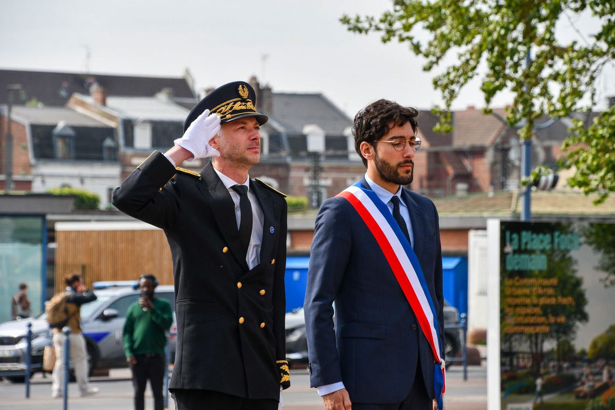 Image de Préfet Pas-de-Calais - #Cérémonie 🇫🇷

Dimanche dernier, Sébastien Becoulet, sous-préfet de l’arrondissement de Béthune, a