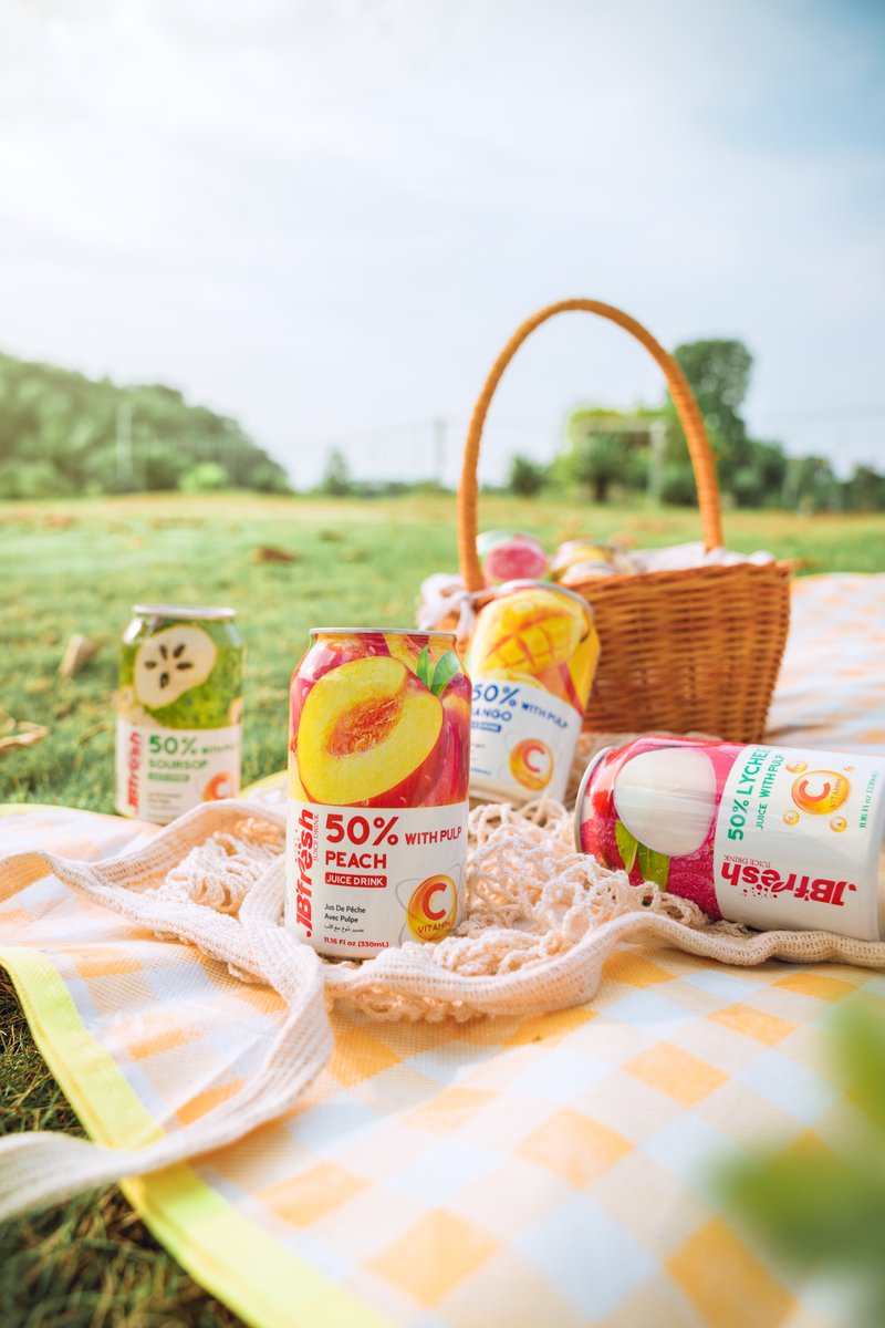 JBFreshBeverage's tweet photo. Sunshine, fresh fruits, and your favorite tropical drinks that’s the energy we’re bringing today🍍

A refreshing picnic is never complete without fruity sparkling moments and vibrant flavors to share with friends💛

Which flavor would you bring to your picnic?👀 https://t.co/1XhjfavMN9