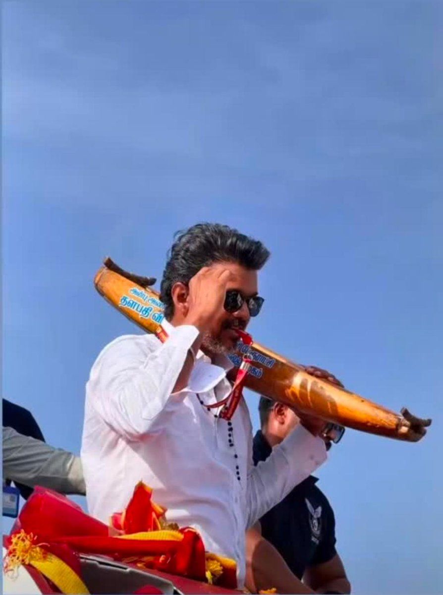 JoeKenzo8's tweet photo. அண்ணா வெள்ளை அறிக்கை எங்கே??? https://t.co/01cff3Hpeq