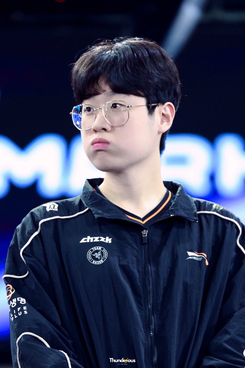 Thunderous Zeus tweet media