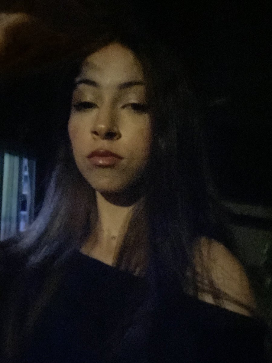 lAura tweet media
