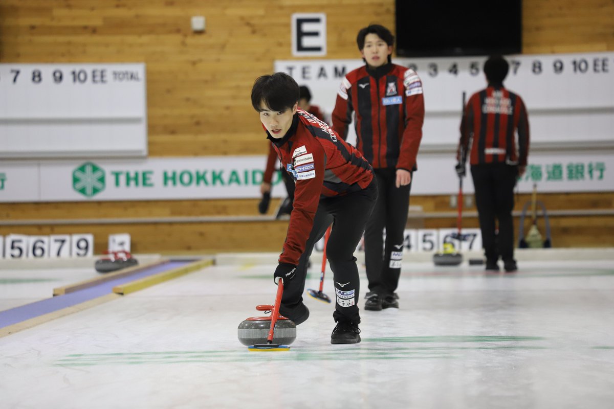 consacurling's tweet photo. @GoldlineCurling @HardlineCurling Were lucky to be partnered with Goldline Curling for our on-ice equipment this season!

We’re truly grateful to Goldline Curling for providing us with quality gear that allows us to deliver our best out on the ice. 

@GoldlineCurling
@HardlineCurling
#consadole #カーリング https://t.co/6b0GxGPkzW