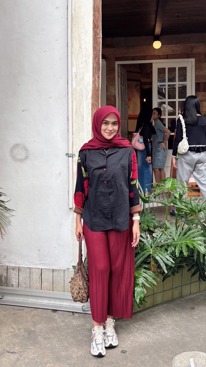 nindy tweet media
