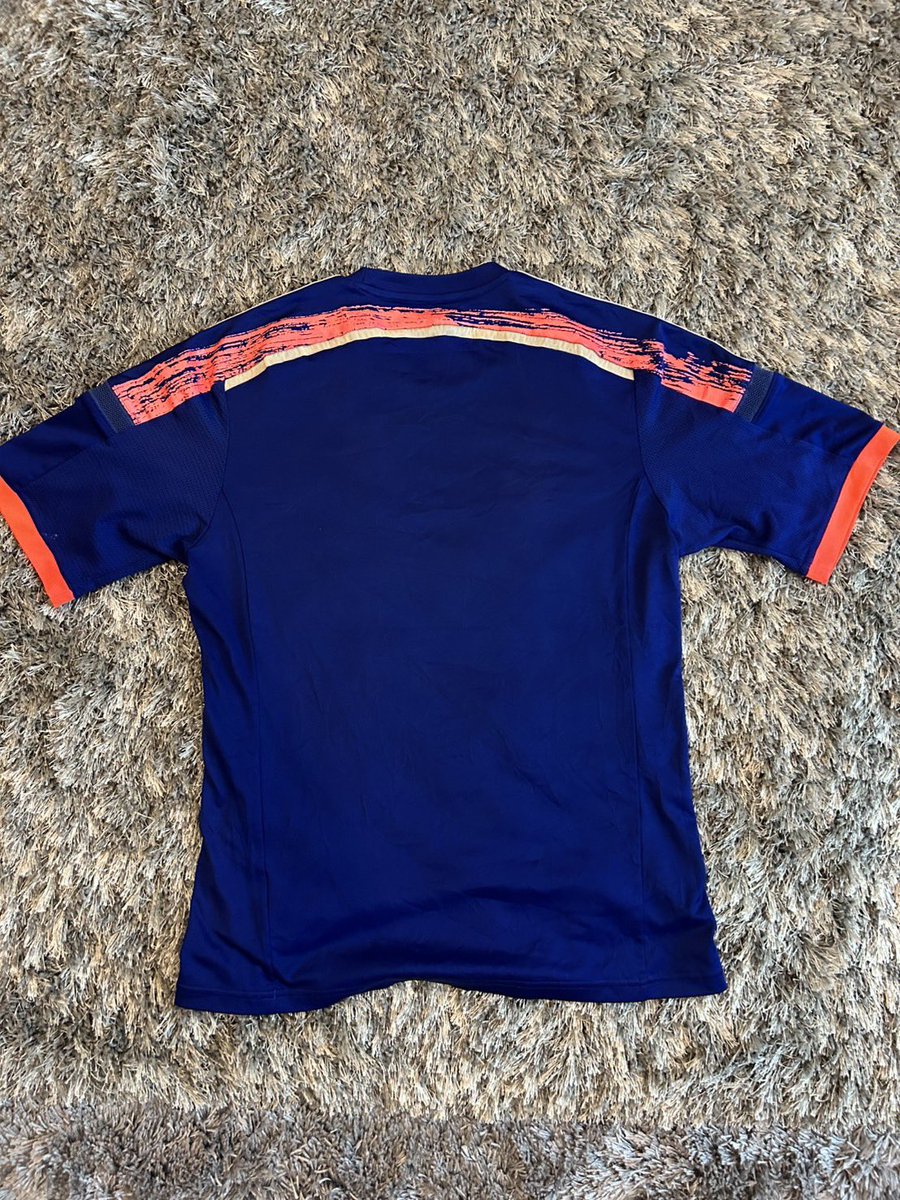 selectedbyhand เสื้อผ้ามือสอง tweet media