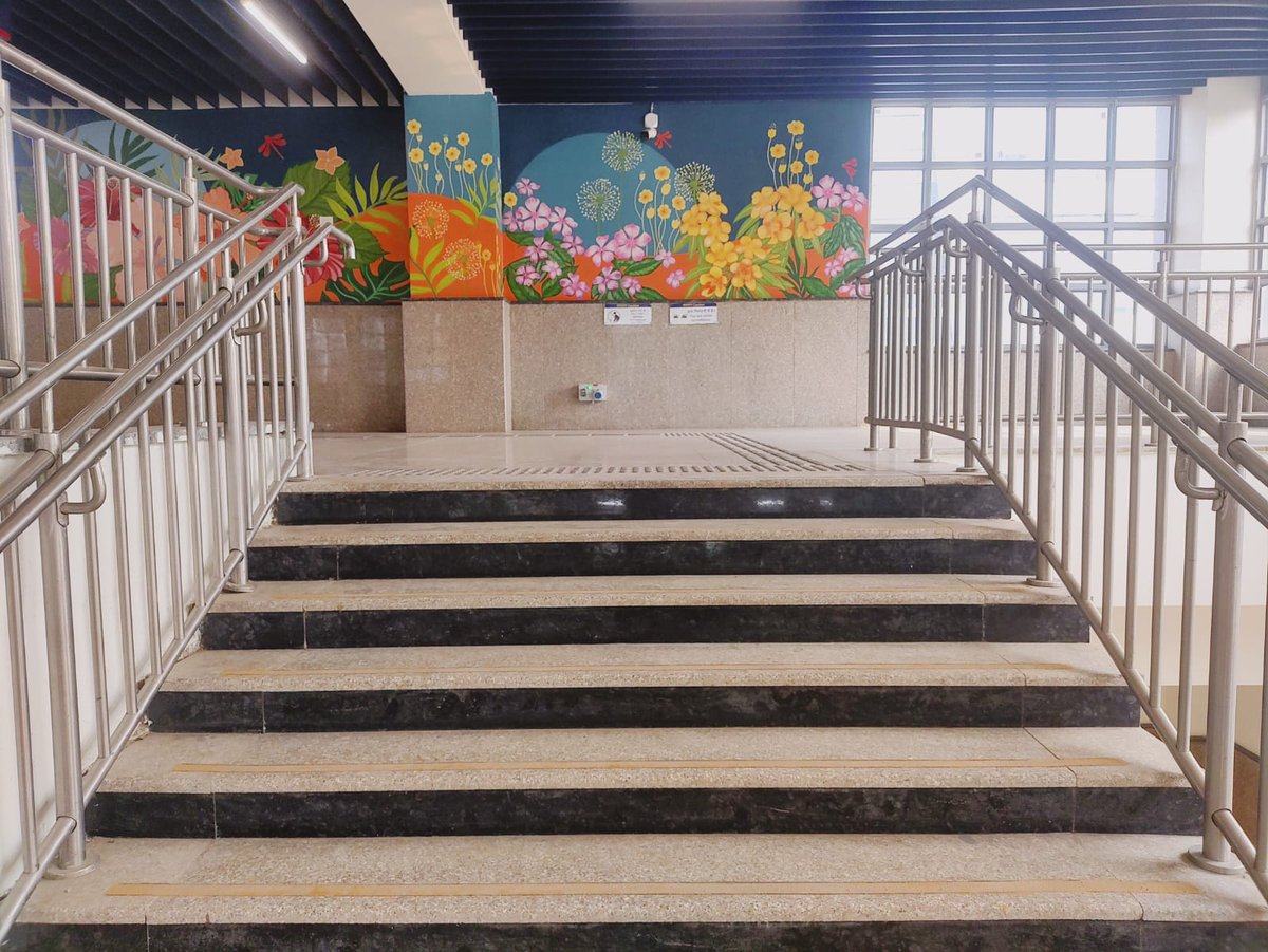 PMRCLofficial's tweet photo. 🚇✨✨ Built for the people... Ready for the future... Malahipakdi Metro Station awaits Patna...                               
💙 From walls filled with colours to corridors built for comfort — Malahipakdi Metro Station is ready to welcome its people very soon ! 

As a crucial station of Patna Metro’s Priority Corridor, Malahipakdi is emerging as a key commuter hub designed with modern facilities, passenger safety and seamless accessibility at its core.
From spacious concourse areas, advanced security systems and AFC gates to tactile pathways, wide staircases and vibrant station artwork — every element reflects the vision of a modern, commuter-friendly metro system.

Strategically located, the station will play an important role in improving connectivity, reducing traffic congestion and making daily travel faster, safer and more comfortable for thousands of commuters.

🚆 Modern Design. Better Connectivity. Smarter Patna...Ready to welcome you patna,very soon... @UDHDBIHAR
#PatnaMetro #MalahipakdiMetroStation #PriorityCorridor #MetroReady #SmartMobility #PatnaOnTrack #FutureOfPatna