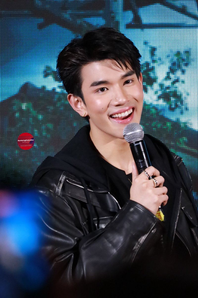 📷✨️ โฟร์ท ณัฐวรรธน์" ร่วมงานแถลงข่าวเปิดตัวภาพยนตร์เรื่อง "กฤษดาพาราไดซ์"✨

FOURTH X KIJSADA PARADISE
#กฤษดาพาราไดซ์PressCon   
#โฟร์ทณัฐวรรธน์ 

#Fourthnattawat
#13Studio #ThirteenStudio 
#กฤษดาพาราไดซ์