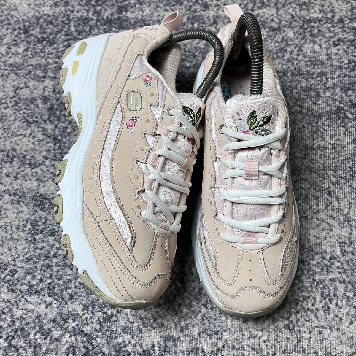 bxe_88's tweet photo. 🍋 Skechers d’lite แท้
Sz.38-39/25cm
ราคา 299฿ ส่งฟรี 
น่ารักมาก โดยรวมสภาพดี ซอฟเดิม พื้นเต็ม 

#รองเท้ามือสองของแท้ #รองเท้ามือสอง #รองเท้าของแท้ #รองเท้าผ้าใบ #ส่งต่อรองเท้า #ส่งต่อ https://t.co/S0DKa2jBiM