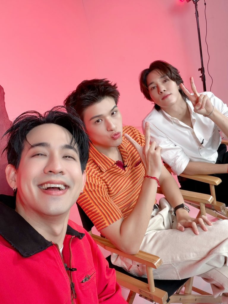 WU อู tweet media