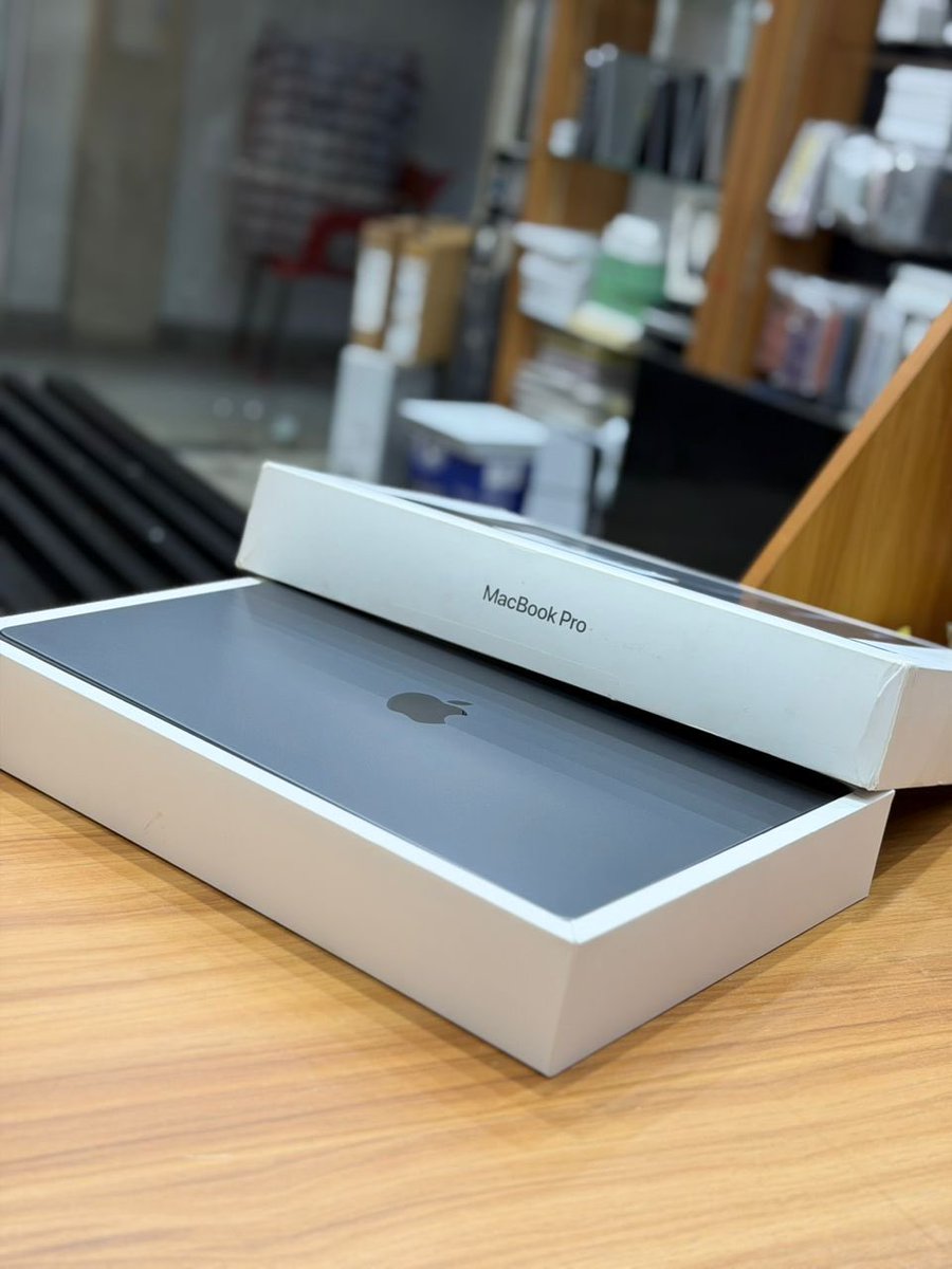 paraycomputers's tweet photo. MacBook Pro M4 Pro Chip 
16inch 48Gb 512gb ssd 
Broken sealed cc:3

28,500gh https://t.co/ba0tGyqGCd