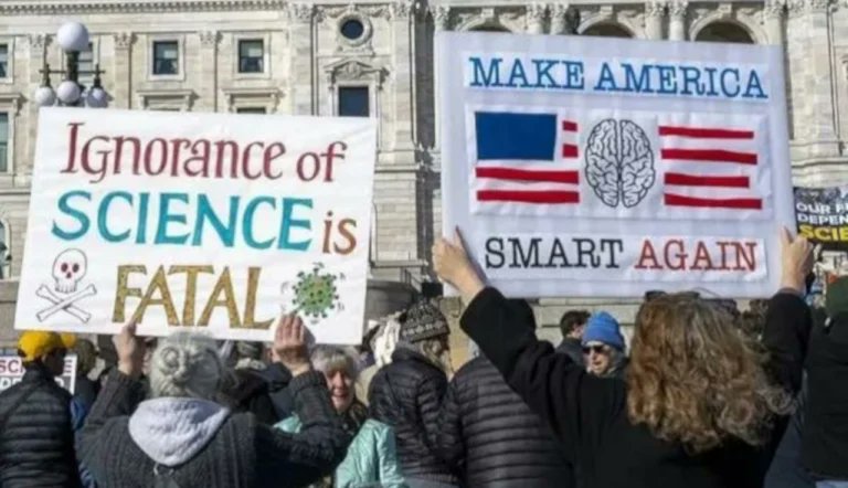 🚨 EE.UU.: Denuncian limitación científica en Gobierno Trump

🔴 La Junta Nacional de Ciencias de EE.UU. acusó al Gobierno de Donald Trump de limitar la supervisión científica. Tras la destitución de 22 miembros, alertan sobre un "ataque alarmante" a la investigación frente al