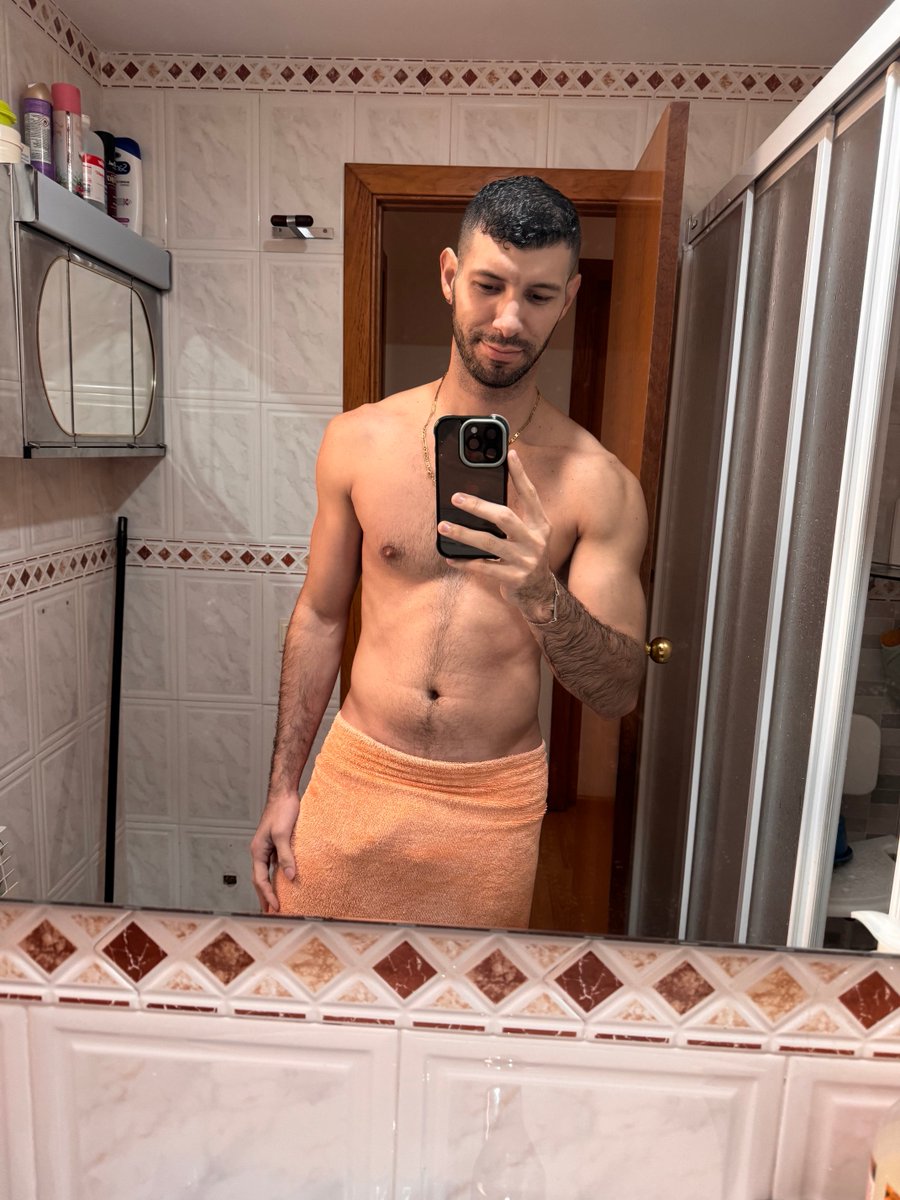 carlos tweet media