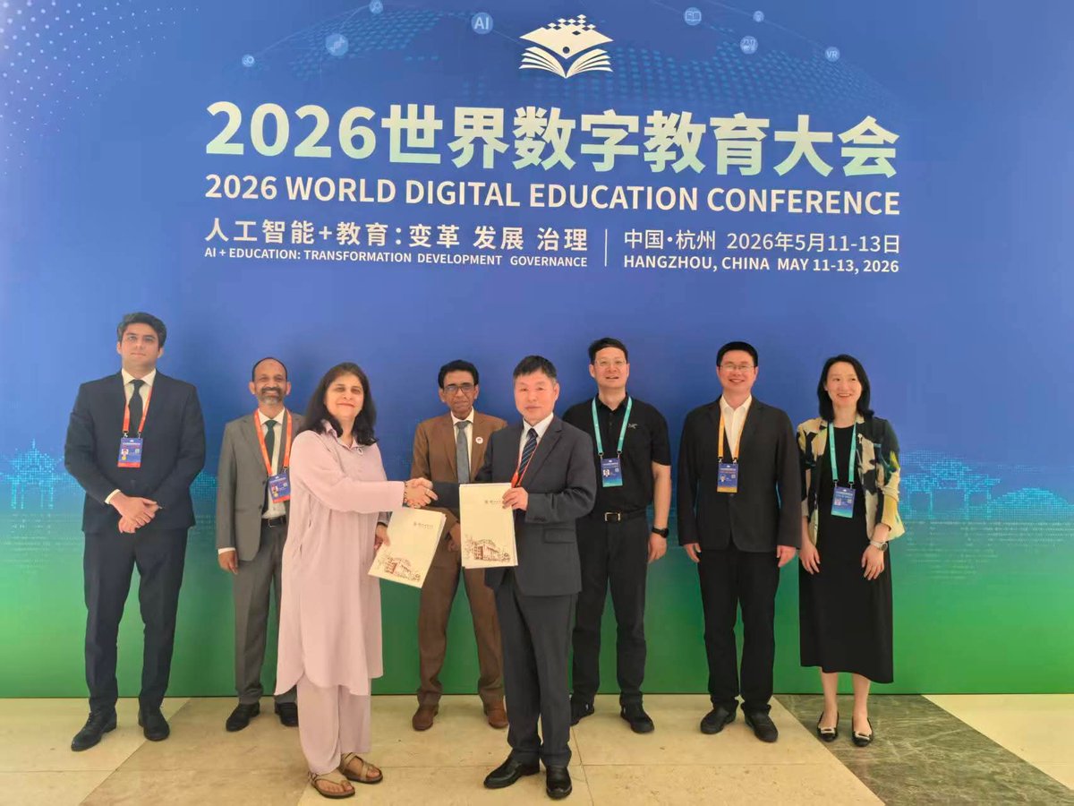 Conv_KMS's tweet photo. Federal Minister for Education Dr. Khalid Maqbool Siddiqui's participation in the "Global Digital Education Conference 2026" in Hangzhou, China.He confidently presented Pakistan's vision regarding the modern education system and artificial intelligence (AI) at the global forum.
#DigitalEducationConference2026
#ArtificialIntelligence #Hangzhou2026 #PakistanChinaPartnership