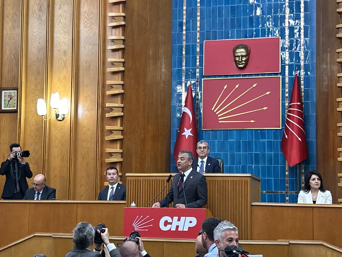nurhayataltaca's tweet photo. TBMM’deyiz!

Cumhuriyet Halk Partimizin Grup Toplantısı’nda Genel Başkanımız Sayın Özgür Özel’in değerlendirmelerini dinliyoruz.

Bizim davamız, Türkiye’nin geleceğini yeniden şekillendirecek bir demokrasi ve adalet mücadelesidir.

Bizim davamız, hakkın ve hukukun yıpratılan temellerini yeniden ayağa kaldırma davasıdır.

Bizim davamız; geçmişin karanlığına teslim olanlarla değil, geleceği umutla ve kararlılıkla kurmak isteyenlerle birlikte yürümektedir.