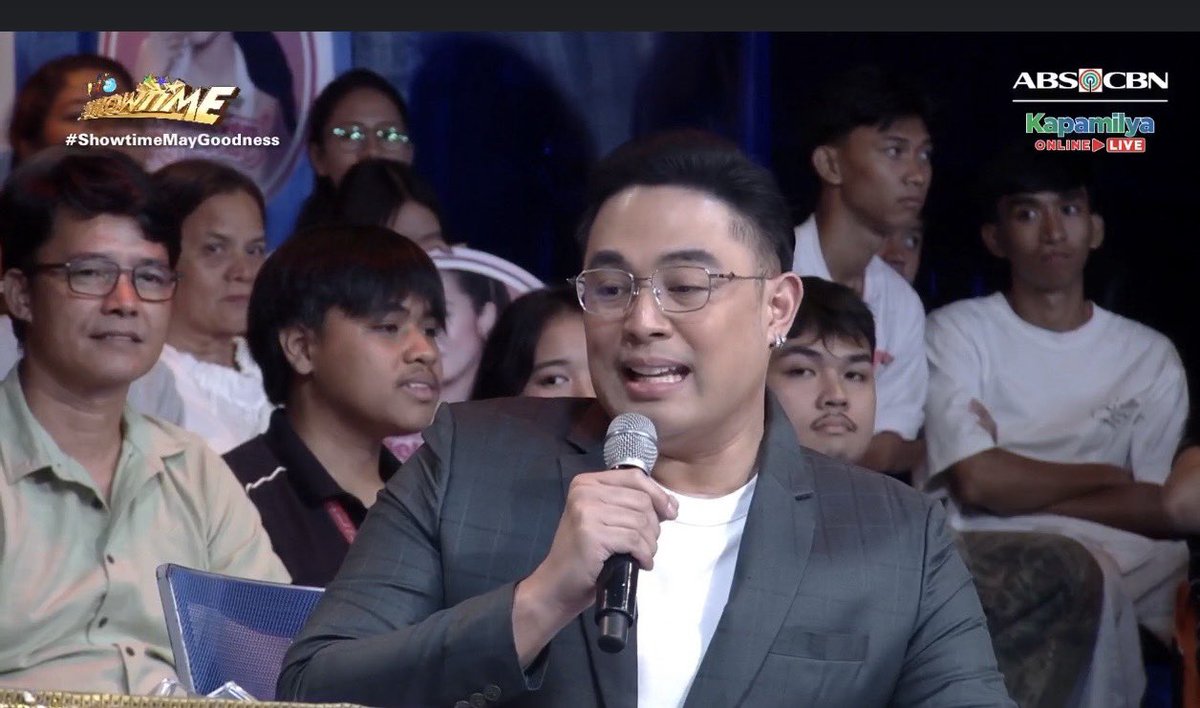 maride55's tweet photo. Hurado @jedmadela on @itsShowtimeNa @TNTABSCBN 
#ShowtimeMayGoodness https://t.co/wp3c6VLsK7