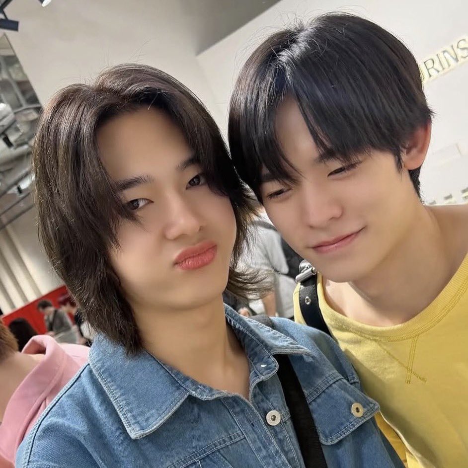 𝐙𝐔𝐍𝐑𝐈𝐒𝐄 ✨ tweet media