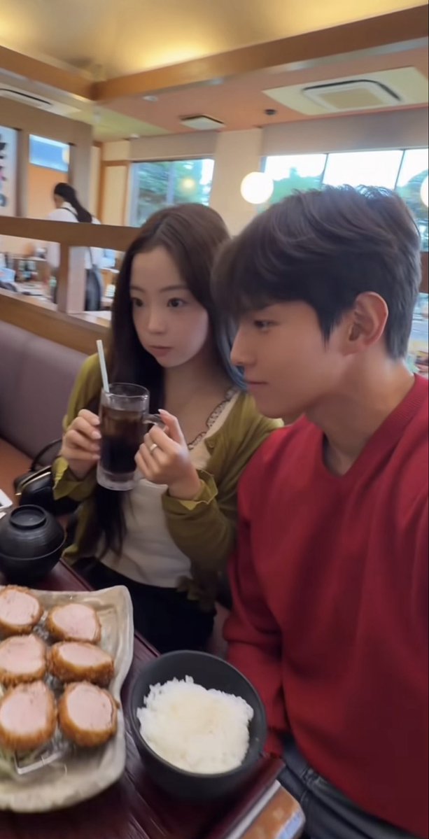 슈슈 tweet media