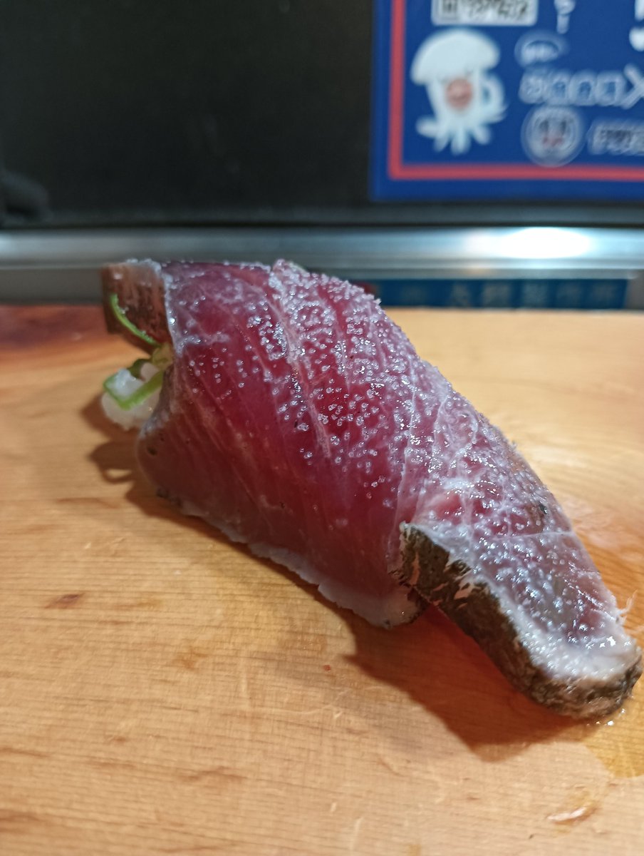kaekko3's tweet photo. おまかせ15貫🍣
余裕だと思ったけど、一応「量が多いですかね？」って聞いてみたら、「シャリ小さくしますね」って言われたけど。。わからん。笑
最後にしじみ汁。おいし。 https://t.co/gOniv3wnXV