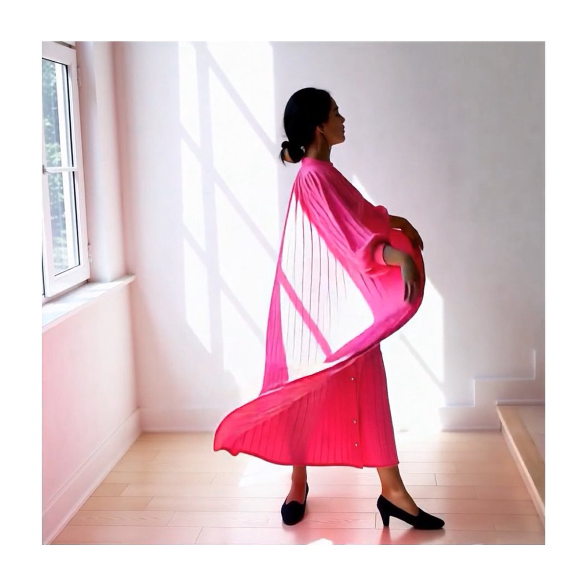 as_prett's tweet photo. Good morning☀️
A custom look based on
“Striped Embroidery Dress”
in magenta pink🩷🩷🩷
Available on
https://t.co/FdaCRpdb2Z
for a limited time.
#pointdejapon #handcrafted #pink #cottondress #madeinjapan #customlook #fashionsnap #luxuryfashion #timelessbeauty #availableonline https://t.co/eJEx3zDVNT