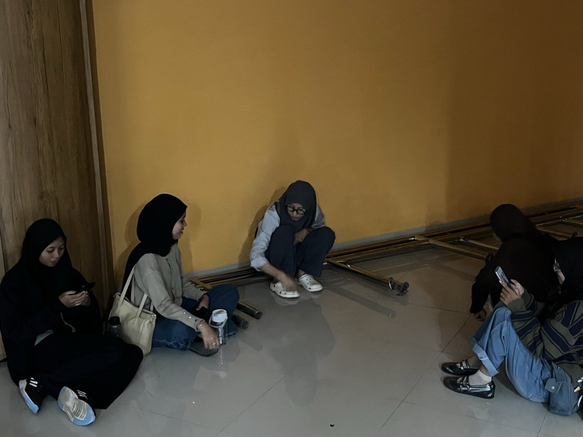 w tweet media